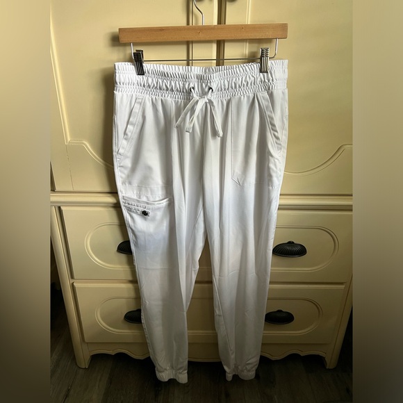 healing hands scrubs - Picture 5 of 5